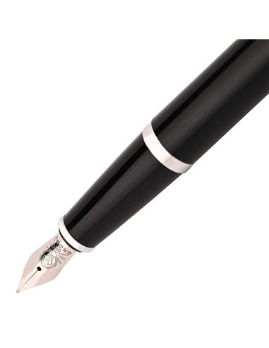 Stylo-plume cross bailey light clip chrome plume m en acier corps coloris noir.