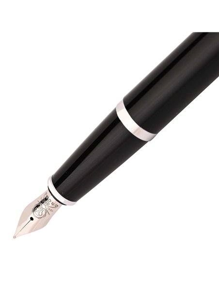 Stylo-plume cross bailey light clip chrome plume m en acier corps coloris noir.