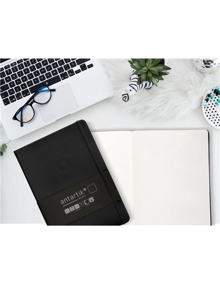 Carnet a4 antartik notes papier uni ivoire couverture rigide fermeture elastique 100pages 80gr coloris noir.