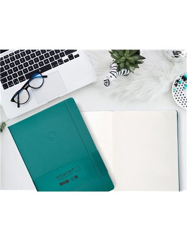 Carnet a4 antartik notes papier uni ivoire couverture rigide fermeture elastique 100pages 80gr coloris vert paon.