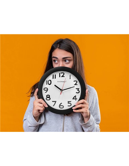 Horloge q-connect murale plastique design actuel numéros noirs fond blanc 1 pile aa non fournie diamètre 30cm noir.