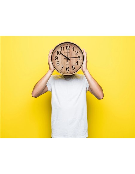 Horloge q-connect murale plastique ronde diametre 25,7cm mecanisme silencieux coloris bois naturel.