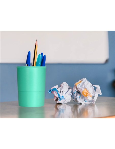 Pot a crayons q-connect plastique diametre 75mm hauteur 100mm coloris vert menthe opaque.
