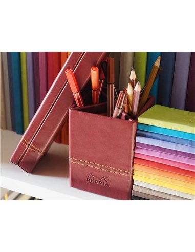 Pot crayons rhodiarama quatre compartiments en simil cuir noir velout 8x8x11cm.