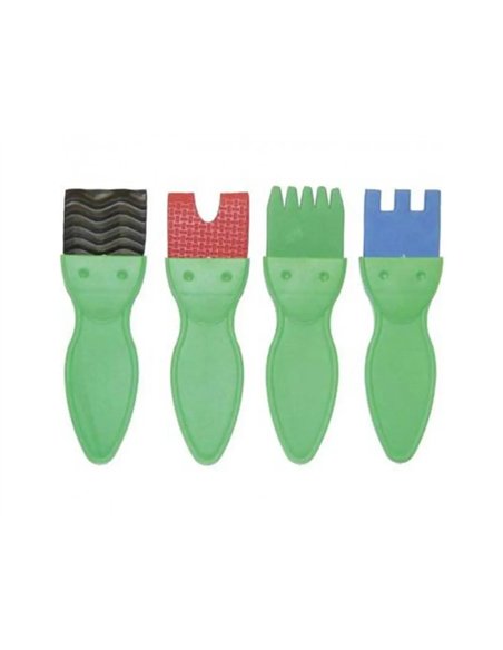 Pinceaux plats rigides touffe en caoutchouc manche plastique lot de 4 pinceaux assortis 95 x 35 mm.
