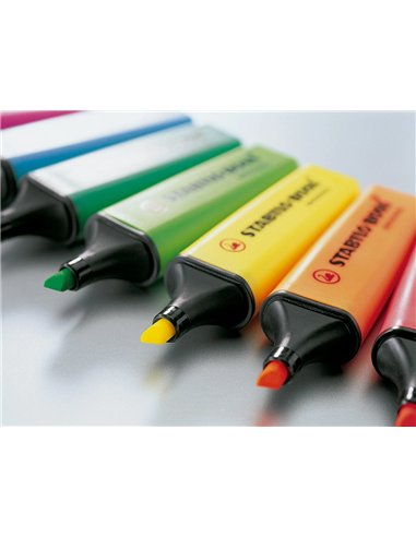Surligneur stabilo boss tracé 2/5mm pointe biseautée encre universelle base eau résistante lumière coloris orange.