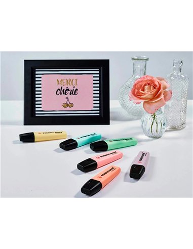 Surligneur stabilo boss pastel tracé 2/5mm pointe biseautée encre universelle base eau résistante lumière soupçon rose.