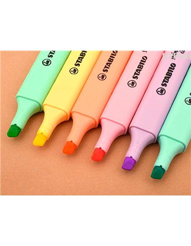 Surligneur stabilo swing cool pastel modèle de poche avec agrafe tracé 1/4mm pochette 6 coloris assortis.