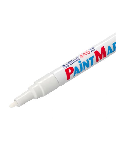 Marqueur artline permanent paint marker 440 pointe fine conique 1.2mm encre pigmentée base d'huile coloris blanc.