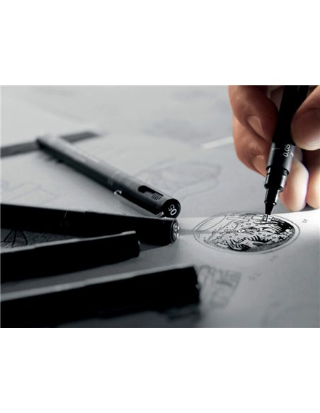 Pochette uni-ball 5 feutres pointe calibree 0.05 br coloris noir.