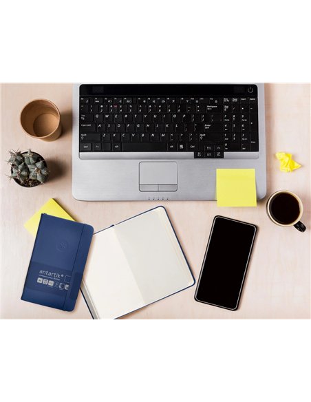 Carnet a6 antartik notes papier uni ivoire couverture rigide fermeture elastique 100pages 80gr coloris bleu marine.