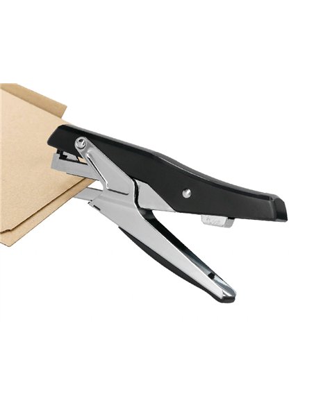 Pince à agrafer q-connect ergonomique 75x25x175mm 25f agrafes 24/6 et 26/6 coloris chromé/noir.