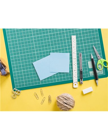 Plaque coupe q-connect pvc épaisseur 3mm 300x450mm a3 coloris vert.