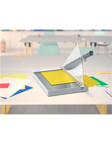 Cisaille leitz precision office a4+ jusqu'a 15 feuilles.