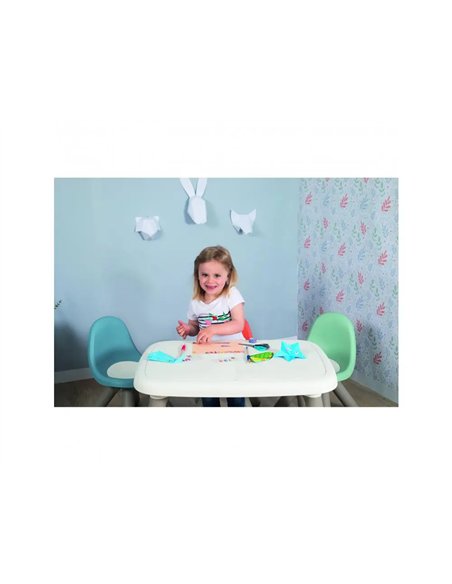 Table enfant smoby toys en plastique pieds souffles 4 enfants utilisation interieure 76x52x45cm.