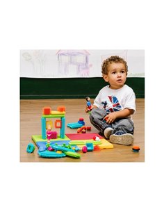 Bristle blocks lap 85 pieces plastiques de formes et personnages varies coloris assortis.